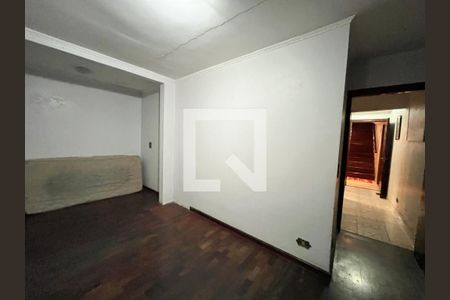 Casa à venda com 252m², 7 quartos e 3 vagas Casa à venda com 252m², 7 quartos e 3 vagasQuarto 5