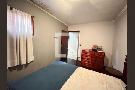 Casa à venda com 252m², 7 quartos e 3 vagas Casa à venda com 252m², 7 quartos e 3 vagasQuarto 4