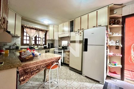 Cozinha de casa para alugar com 5 quartos, 252m² em Cidade Domitila, São Paulo