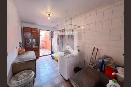 Casa à venda com 252m², 7 quartos e 3 vagas Casa à venda com 252m², 7 quartos e 3 vagasÁrea de Serviço