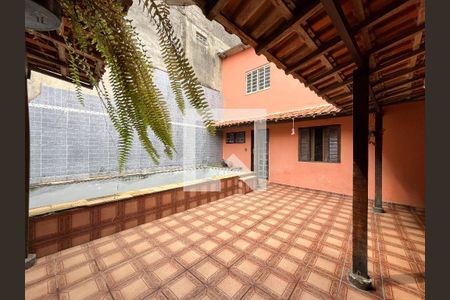 Casa à venda com 252m², 7 quartos e 3 vagas Casa à venda com 252m², 7 quartos e 3 vagasQuintal