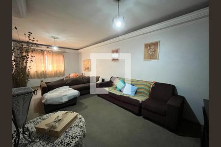 Sala de TV de casa à venda com 7 quartos, 252m² em Cidade Domitila, São Paulo