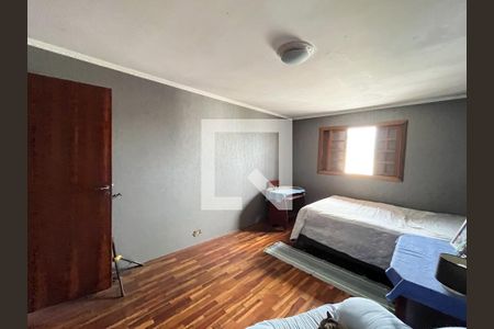 Casa à venda com 252m², 7 quartos e 3 vagas Casa à venda com 252m², 7 quartos e 3 vagasQuarto 2