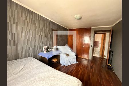 Casa à venda com 252m², 7 quartos e 3 vagas Casa à venda com 252m², 7 quartos e 3 vagasQuarto 2