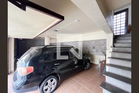 Casa à venda com 252m², 7 quartos e 3 vagas Casa à venda com 252m², 7 quartos e 3 vagasGaragem