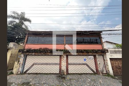 Casa à venda com 252m², 7 quartos e 3 vagas Casa à venda com 252m², 7 quartos e 3 vagasFachada