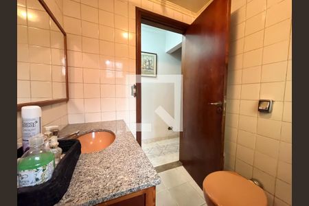 Casa à venda com 252m², 7 quartos e 3 vagas Casa à venda com 252m², 7 quartos e 3 vagasBanheiro 3