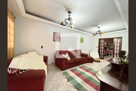 Sala de Estar de casa à venda com 7 quartos, 252m² em Cidade Domitila, São Paulo
