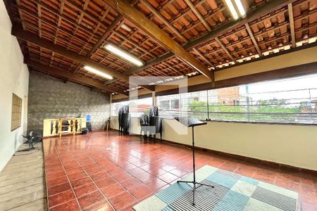 Salão de Festas de casa para alugar com 5 quartos, 252m² em Cidade Domitila, São Paulo