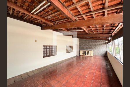 Casa à venda com 252m², 7 quartos e 3 vagas Casa à venda com 252m², 7 quartos e 3 vagasÁrea comum