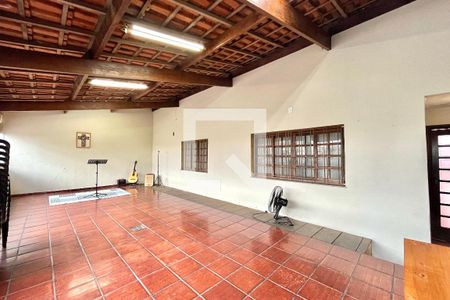 Salão de Festas  de casa para alugar com 5 quartos, 252m² em Cidade Domitila, São Paulo