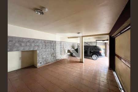 Casa à venda com 252m², 7 quartos e 3 vagas Casa à venda com 252m², 7 quartos e 3 vagasGaragem