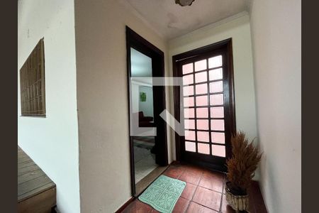 Casa à venda com 252m², 7 quartos e 3 vagas Casa à venda com 252m², 7 quartos e 3 vagasHall de entrada