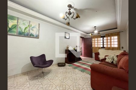 Sala de Estar de casa para alugar com 7 quartos, 252m² em Cidade Domitila, São Paulo