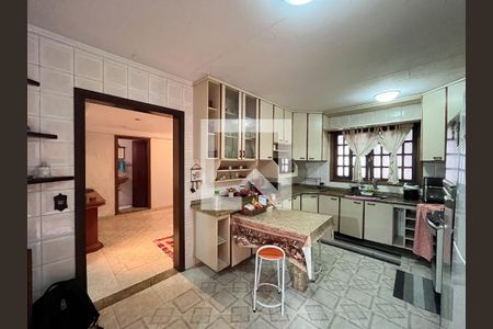 Casa à venda com 252m², 7 quartos e 3 vagas Casa à venda com 252m², 7 quartos e 3 vagasCozinha