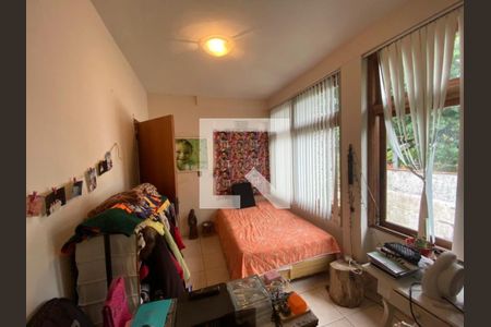 Casa à venda com 4 quartos, 280m² em Chácara das Pedras, Porto Alegre