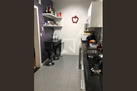Apartamento à venda com 3 quartos, 73m² em São João, Porto Alegre