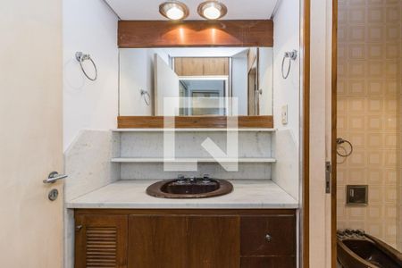 Casa à venda com 278m², 4 quartos e 4 vagas