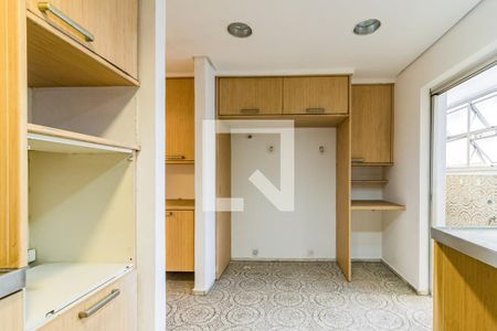 Casa à venda com 278m², 4 quartos e 4 vagas