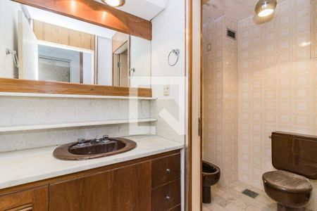 Casa à venda com 278m², 4 quartos e 4 vagas