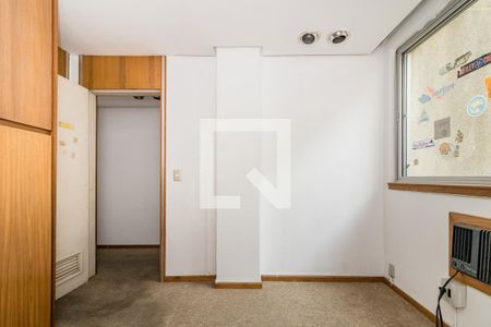 Casa à venda com 278m², 4 quartos e 4 vagas