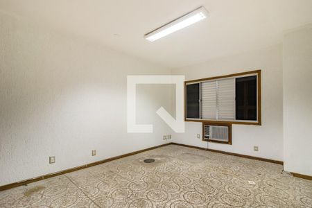 Casa à venda com 278m², 4 quartos e 4 vagas
