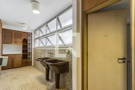 Casa à venda com 278m², 4 quartos e 4 vagas