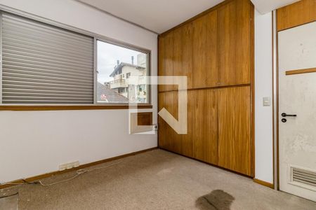 Casa à venda com 278m², 4 quartos e 4 vagas