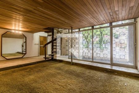 Casa à venda com 278m², 4 quartos e 4 vagas