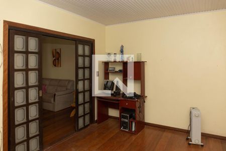 Sala de casa à venda com 3 quartos, 197m² em Santa Maria Goretti, Porto Alegre