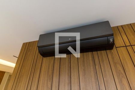 Detalhe Sala de apartamento à venda com 2 quartos, 90m² em Empresarial 18 do Forte, Barueri