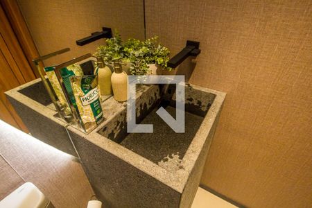 Apartamento à venda com 90m², 2 quartos e 2 vagasDetalhe do banheiro