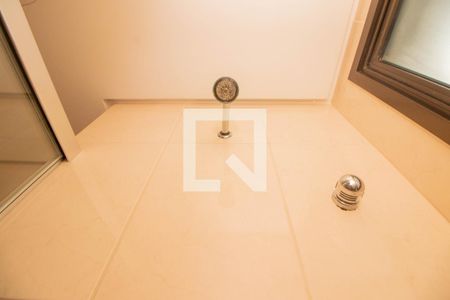 Apartamento à venda com 74m², 2 quartos e 2 vagasBanheiro da Suíte