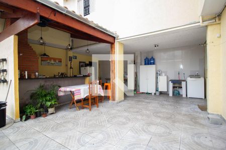 Casa à venda com 320m², 5 quartos e 1 vagaQuintal