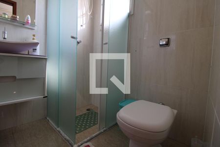 Casa à venda com 289m², 4 quartos e 2 vagasBanheiro da suíte 2