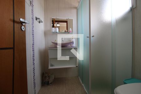 Casa à venda com 289m², 4 quartos e 2 vagasBanheiro da suíte 2