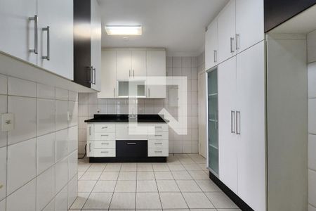 Apartamento para alugar com 147m², 3 quartos e 2 vagas Apartamento para alugar com 147m², 3 quartos e 2 vagasCozinha