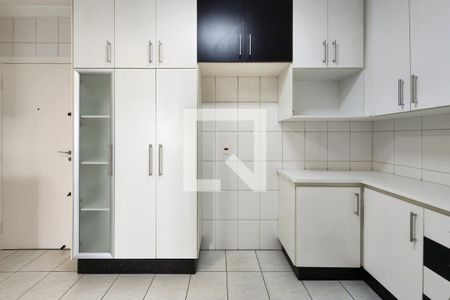 Apartamento para alugar com 147m², 3 quartos e 2 vagas Apartamento para alugar com 147m², 3 quartos e 2 vagasCozinha