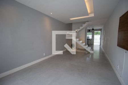 Sala de casa para alugar com 2 quartos, 90m² em Vargem Grande, Rio de Janeiro