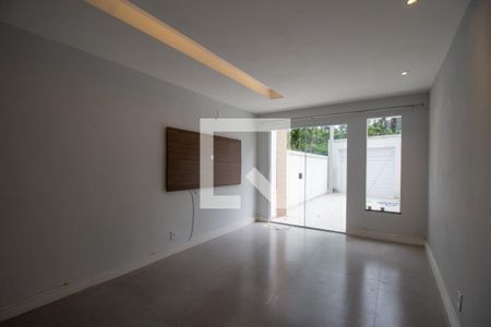 Sala de casa para alugar com 2 quartos, 90m² em Vargem Grande, Rio de Janeiro