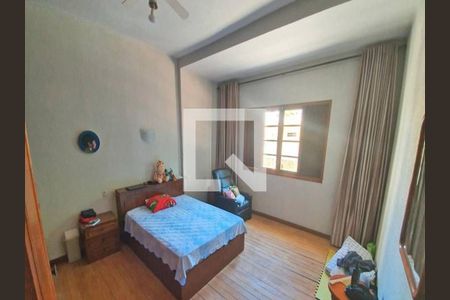 Casa à venda com 238m², 4 quartos e 2 vagas