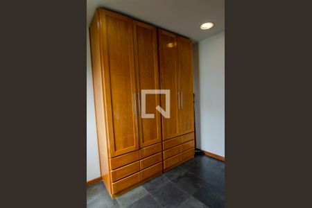 Apartamento à venda com 100m², 3 quartos e 2 vagasQuarto