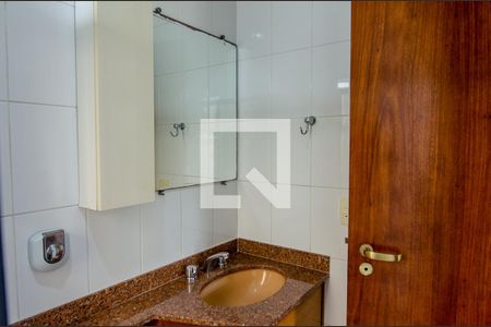 Apartamento à venda com 100m², 3 quartos e 2 vagasBanheiro da Suíte 1