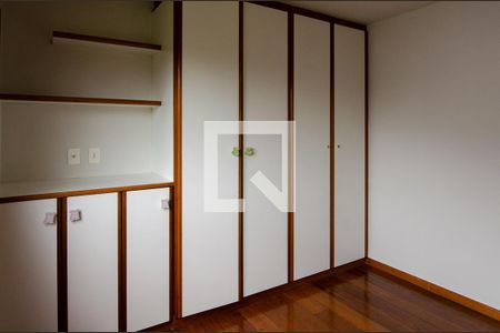 Apartamento à venda com 100m², 3 quartos e 2 vagasQuarto 2