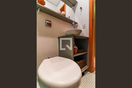 Casa à venda com 504m², 3 quartos e 6 vagasBanheiro de Serviço