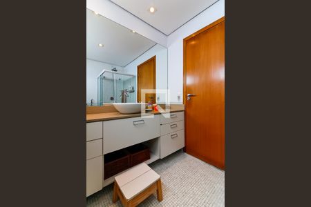 Casa à venda com 504m², 3 quartos e 6 vagasBanheiro da Suíte 1