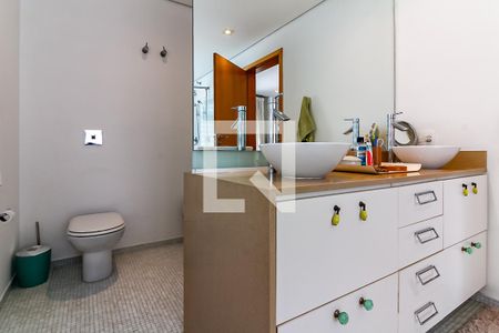 Casa à venda com 504m², 3 quartos e 6 vagasBanheiro da Suíte Master