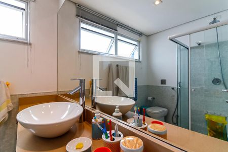 Casa à venda com 504m², 3 quartos e 6 vagasBanheiro da Suíte 1