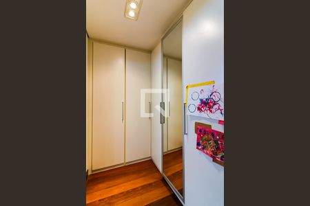 Casa à venda com 504m², 3 quartos e 6 vagasCloset da Suíte 2