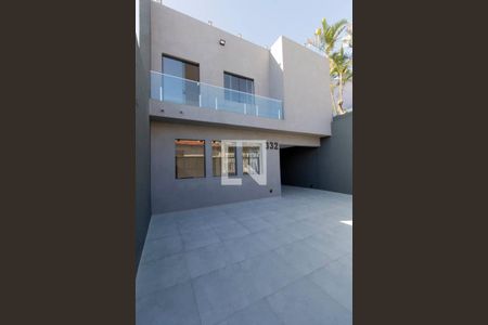 Casa para alugar com 298m², 3 quartos e 8 vagas Casa para alugar com 298m², 3 quartos e 8 vagasGaragem